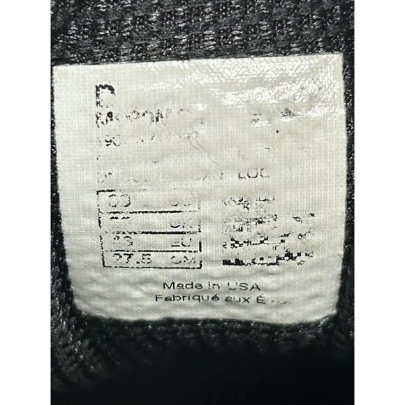 Athletic_Shoes